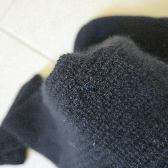 $398 J. McLaughlin Black Mockneck Clara Lightweight Cashmere Sweater size XS - Picture 4 of 6